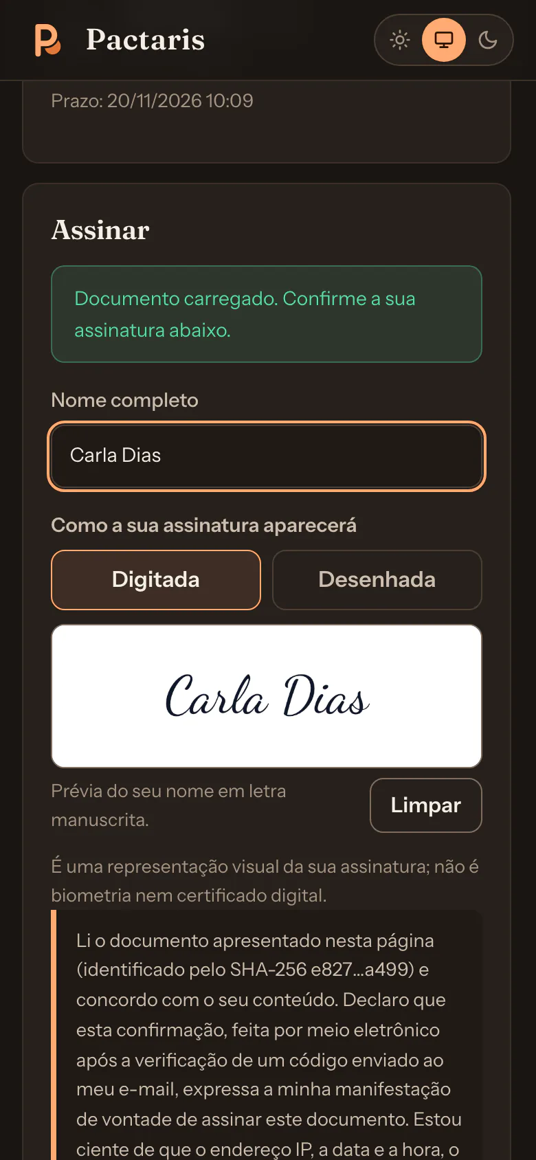 Signing screen on a phone: full name, choice between typed or drawn signature, signature preview and acceptance text. Fictional data.