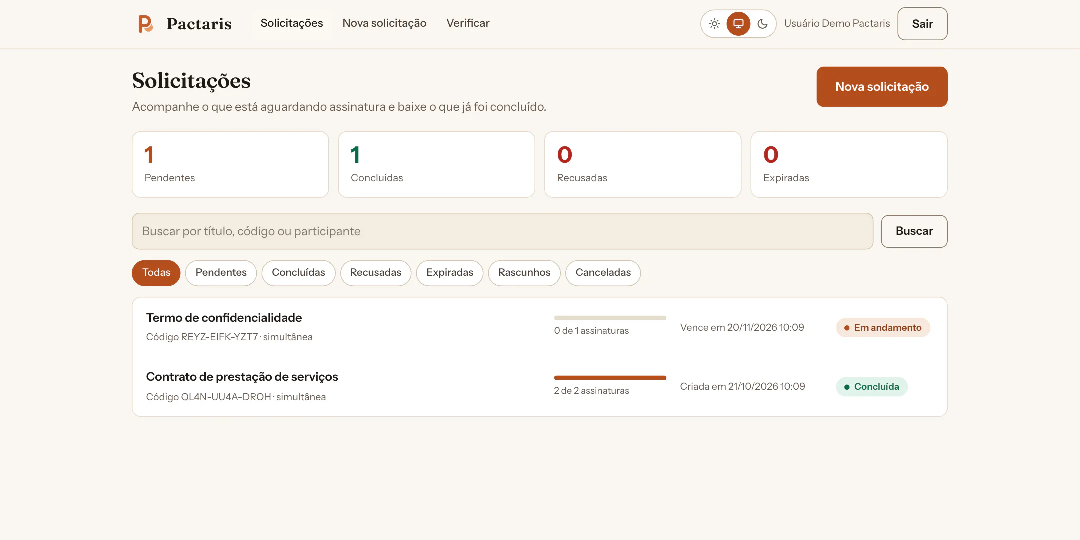 Pactaris dashboard with counters for pending, completed, refused and expired requests, search, status filters and the list with the progress of each request. Fictional data.